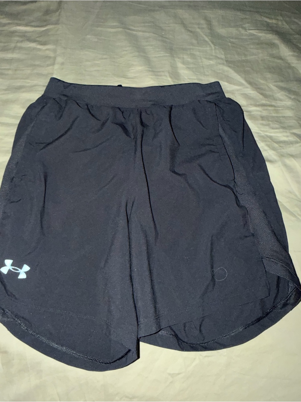 Womens Under Armour shorts. Fitted style. Medium
